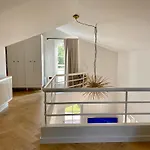 House M * Pelegrin